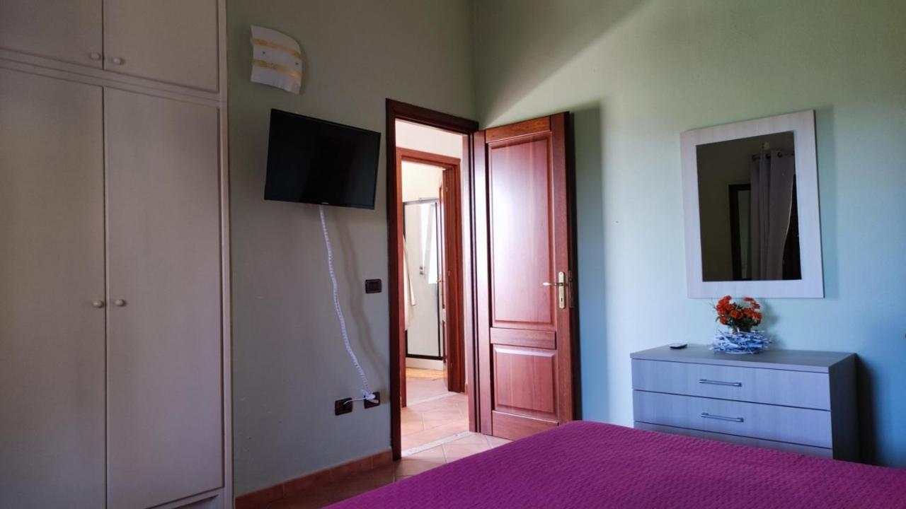 Casa L'Ulivariu Affittacamere Сан Теодоро Екстериор снимка